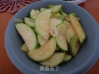 滑溜黄皮炒着吃的瓜,夏日清新美食新体验