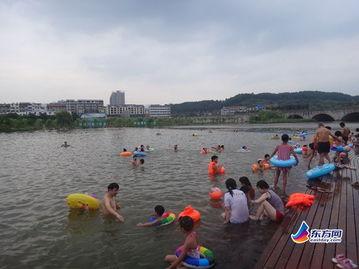 翠湖游泳 吃瓜,夏日吃瓜欢乐多