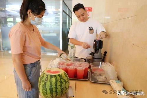 北湖大妈吃瓜事件,一场引发社会热议的网络风波